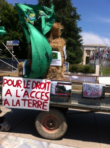 Mobilización frente al Palais de las Naciones en junio 2014 en Ginebra